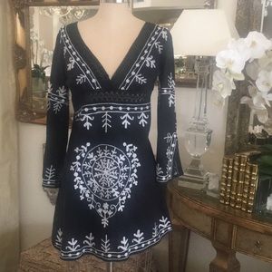 Black dress and turquoise dress